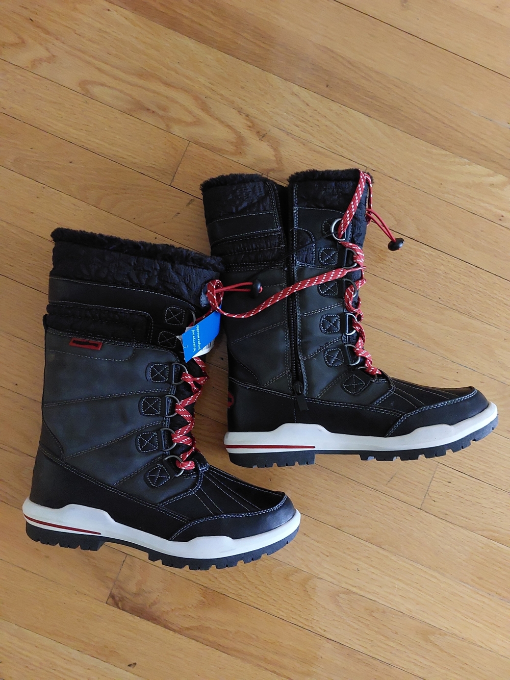 Aquatherm Women’s Black Winter Lace-Up Boots with Red Accent Laces